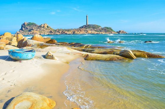CỔ THẠCH | KHÁM PHÁ BÃI ĐÁ 7 MÀU – BIỂN XANH BÌNH THUẬN